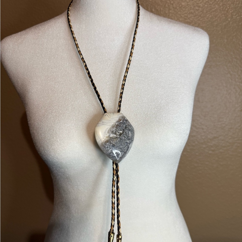 Vintage Western Cowboy Artisan Polished Natural Stone Adjustable Bolo Tie